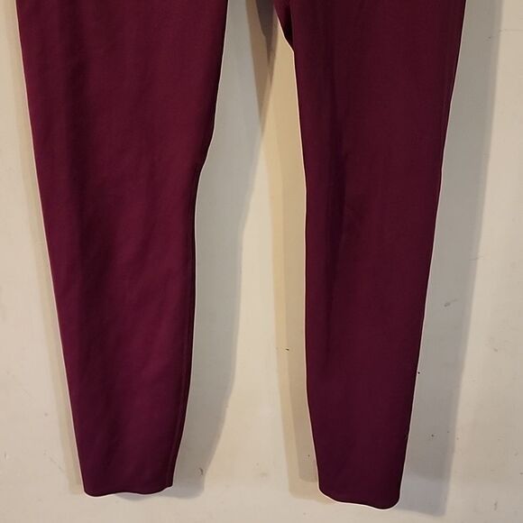 Nike medium leggings fill length - Picture 3 of 3